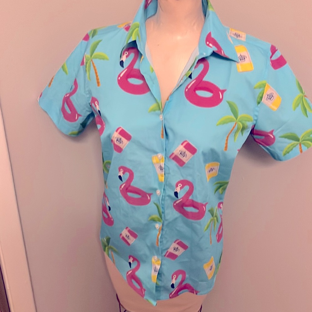 Super cute flamingo vacation shirt!